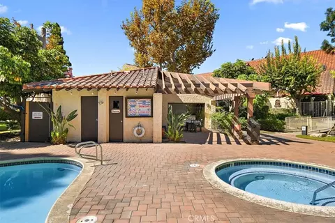 Exterior - 5465 E Centralia, Long Beach, CA 90808 photo 13 of 19