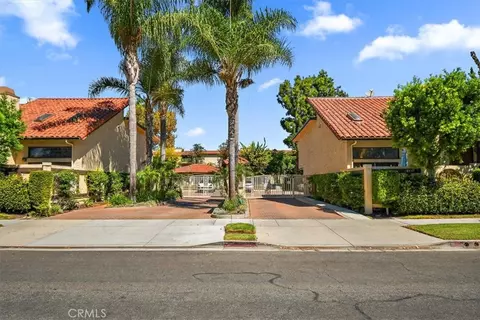 Exterior - 5465 E Centralia, Long Beach, CA 90808 photo 8 of 19
