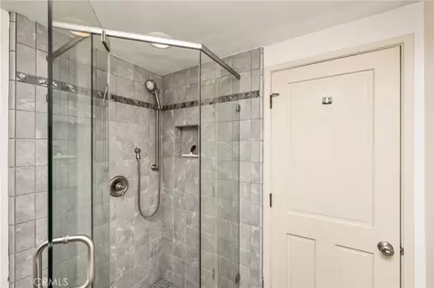 Bath - 1429 E Fairway, Orange, CA 92866 photo 2 of 4