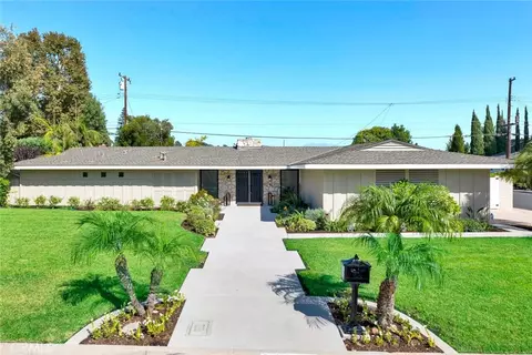 13232 Sandhurst Pl, Santa Ana, CA 92705