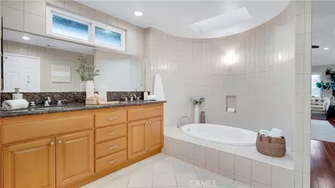 Bath - 6139 E West Vw, Orange, CA 92869 photo 3 of 4