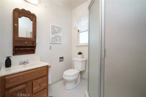 Bath - 9544 Raviller, Downey, CA 90240 photo 5 of 5