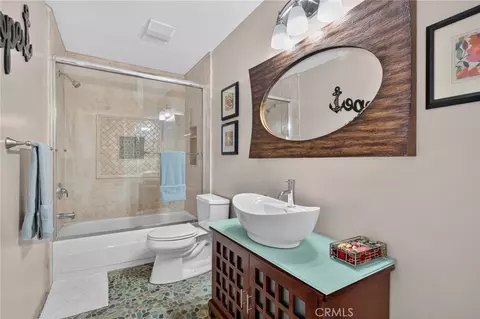 Bath - 111 E Palmdale, Orange, CA 92865 photo 3 of 3