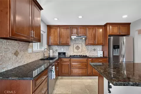 Kitchen - 111 E Palmdale, Orange, CA 92865 photo 4 of 6