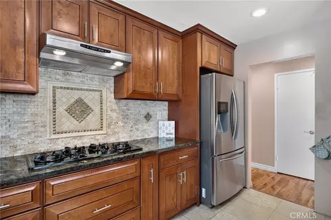 Kitchen - 111 E Palmdale, Orange, CA 92865 photo 3 of 7
