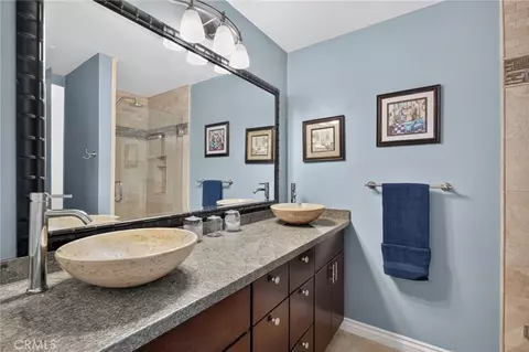 Bath - 111 E Palmdale, Orange, CA 92865 photo 1 of 3