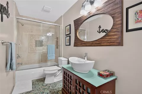 Bath - 111 E Palmdale, Orange, CA 92865 photo 3 of 3