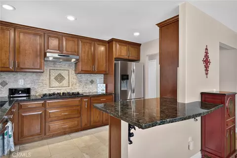 Kitchen - 111 E Palmdale, Orange, CA 92865 photo 4 of 7