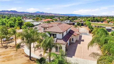 View/Area - 19373 Day St, Perris, CA 92570 photo 3 of 13