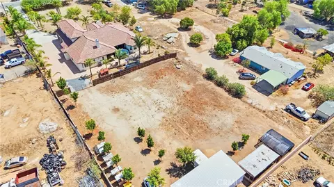 View/Area - 19373 Day St, Perris, CA 92570 photo 8 of 13