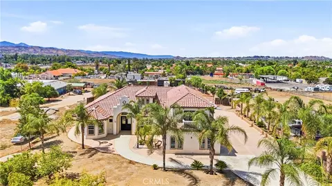 View/Area - 19373 Day St, Perris, CA 92570 photo 4 of 13