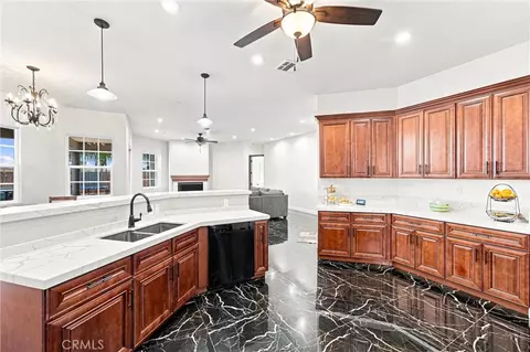 Kitchen - 19373 Day St, Perris, CA 92570 photo 3 of 4