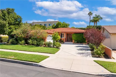 7044 Mammoth Ave, Van Nuys, CA 91405