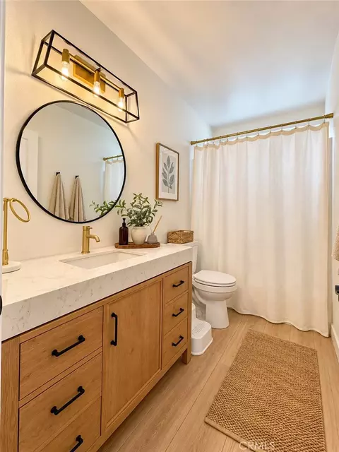 Bath - 1659 Denair Ave, Highland, CA 92346 photo 1 of 3