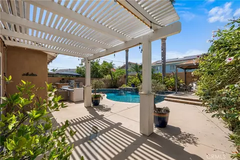 Exterior - 3261 Lilly Ave, Long Beach, CA 90808 photo 3 of 11