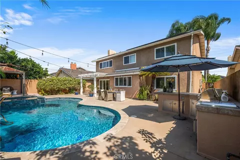 Exterior - 3261 Lilly Ave, Long Beach, CA 90808 photo 8 of 11