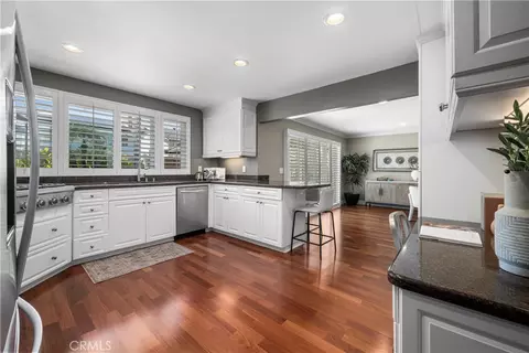 Kitchen - 3261 Lilly Ave, Long Beach, CA 90808 photo 5 of 8