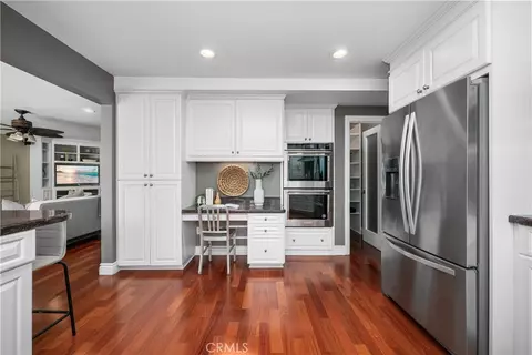 Kitchen - 3261 Lilly Ave, Long Beach, CA 90808 photo 8 of 8