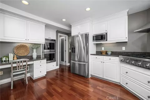 Kitchen - 3261 Lilly Ave, Long Beach, CA 90808 photo 7 of 8