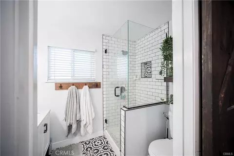 Bath - 24727 Marbella Ave, Carson, CA 90745 photo 5 of 6