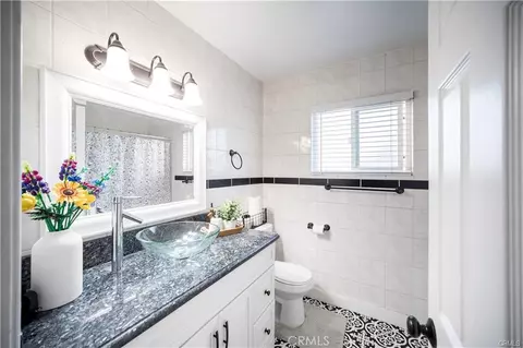 Bath - 24727 Marbella Ave, Carson, CA 90745 photo 4 of 6