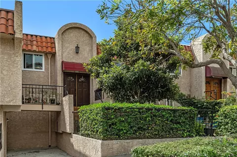 2504 Skyline Dr, Signal Hill, CA 90755