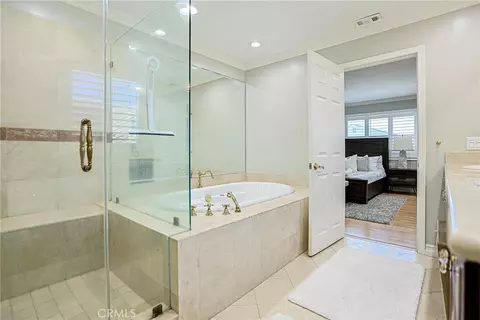 Bath - 14912 Mayten, Irvine, CA 92606 photo 2 of 4