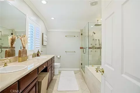 Bath - 14912 Mayten, Irvine, CA 92606 photo 3 of 4