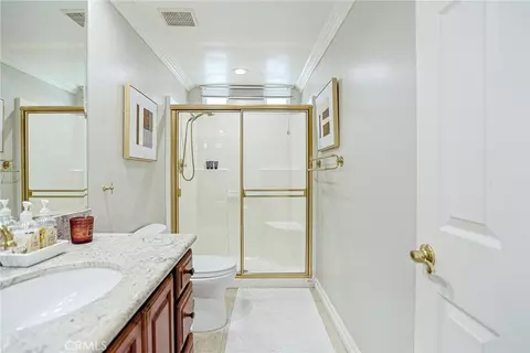 Bath - 14912 Mayten, Irvine, CA 92606 photo 4 of 4