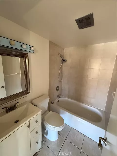 Bath - 4728 Larwin Ave, Cypress, CA 90630 photo 1 of 1