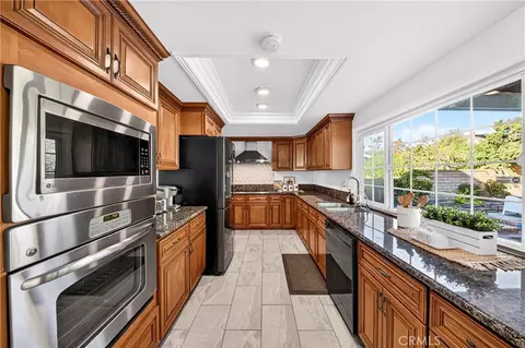 Kitchen - 1508 N Fairgreen Dr, Fullerton, CA 92833 photo 4 of 5