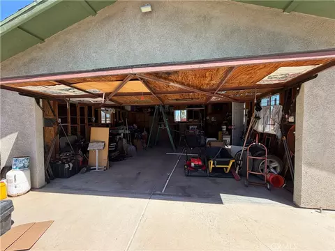 Exterior - 7774 Bangor Ave, Hesperia, CA 92345 photo 8 of 16