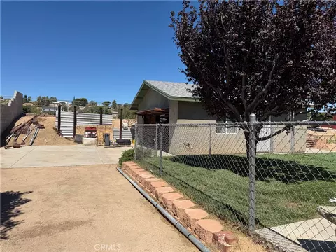 Exterior - 7774 Bangor Ave, Hesperia, CA 92345 photo 4 of 16