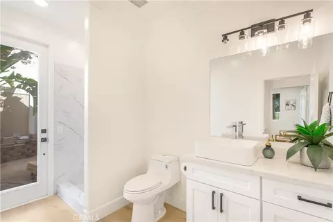 Bath - 43951 Barletta, Temecula, CA 92592 photo 1 of 5