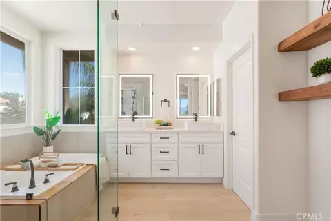 Bath - 43951 Barletta, Temecula, CA 92592 photo 3 of 5
