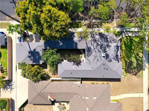 View/Area - 2700 Eucalyptus Ave, Long Beach, CA 90806 photo 2 of 4