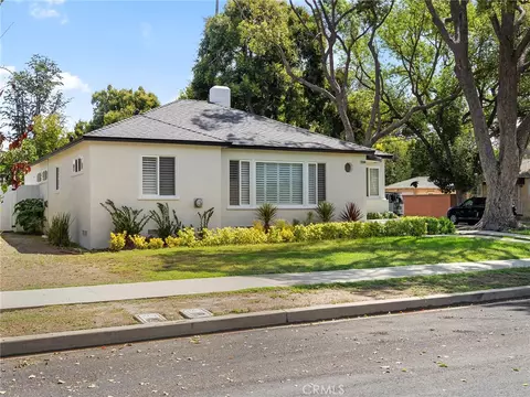 Exterior - 2700 Eucalyptus Ave, Long Beach, CA 90806 photo 3 of 9