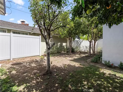 Exterior - 2700 Eucalyptus Ave, Long Beach, CA 90806 photo 7 of 9
