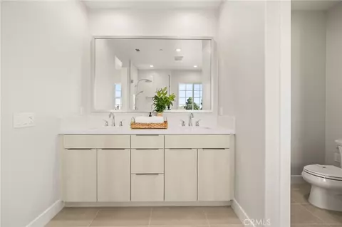 Bath - 575 Patten Ave, Placentia, CA 92870 photo 3 of 4