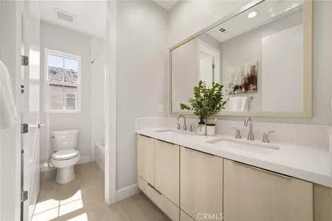 Bath - 575 Patten Ave, Placentia, CA 92870 photo 4 of 4