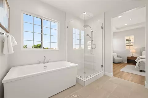 Bath - 575 Patten Ave, Placentia, CA 92870 photo 2 of 4
