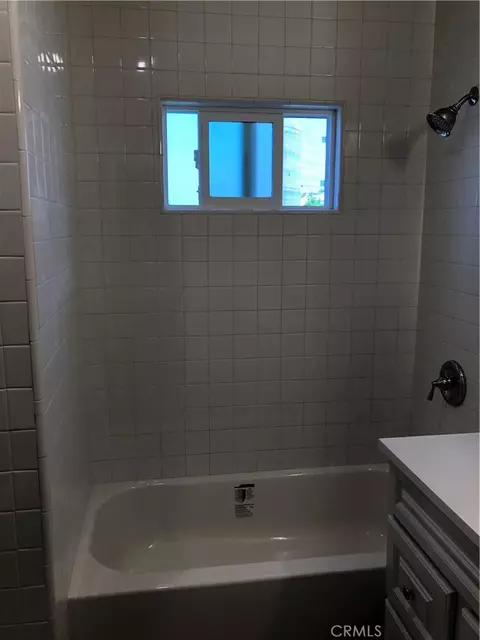Bath - 242 S S Park, Orange, CA 92866 photo 6 of 9