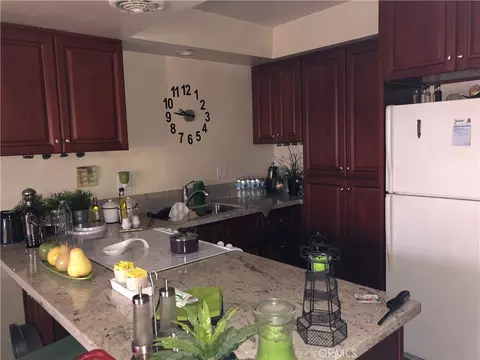 Kitchen - 242 S S Park, Orange, CA 92866 photo 5 of 6
