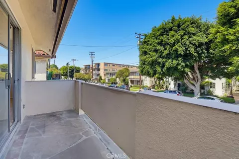 Exterior - 2060 E 3rd E #6, Long Beach, CA 90814 photo 4 of 6