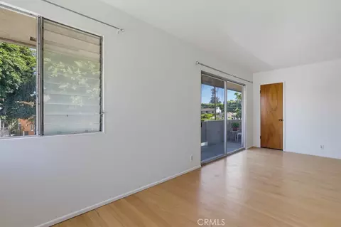 Living - 2060 E 3rd E #6, Long Beach, CA 90814 photo 7 of 9