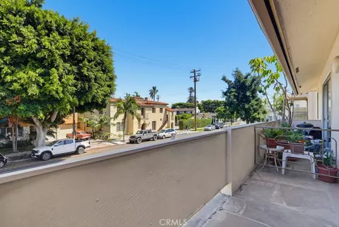 Exterior - 2060 E 3rd E #6, Long Beach, CA 90814 photo 1 of 6