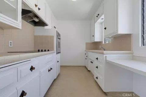 Kitchen - 2060 E 3rd E #6, Long Beach, CA 90814 photo 1 of 5