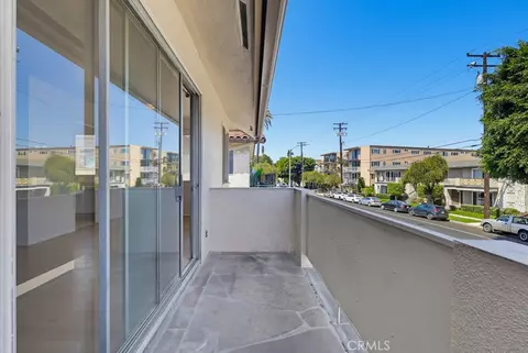 Exterior - 2060 E 3rd E #6, Long Beach, CA 90814 photo 3 of 6