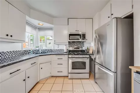 Kitchen - 409 E Pleasant, Long Beach, CA 90805 photo 1 of 2