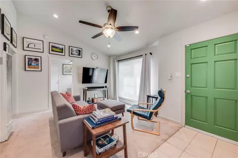 Entry Way - 409 E Pleasant, Long Beach, CA 90805 photo 1 of 3